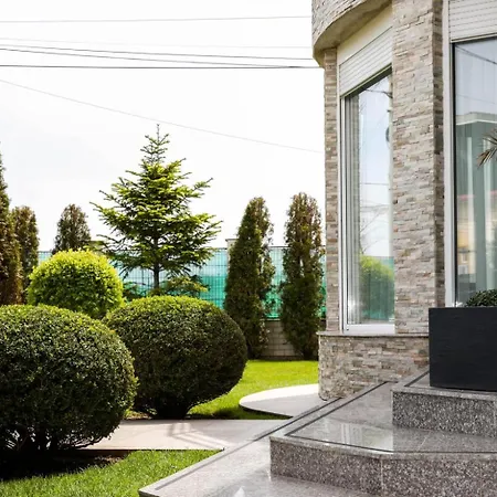 Vila Luca 홈스테이 Două Mai